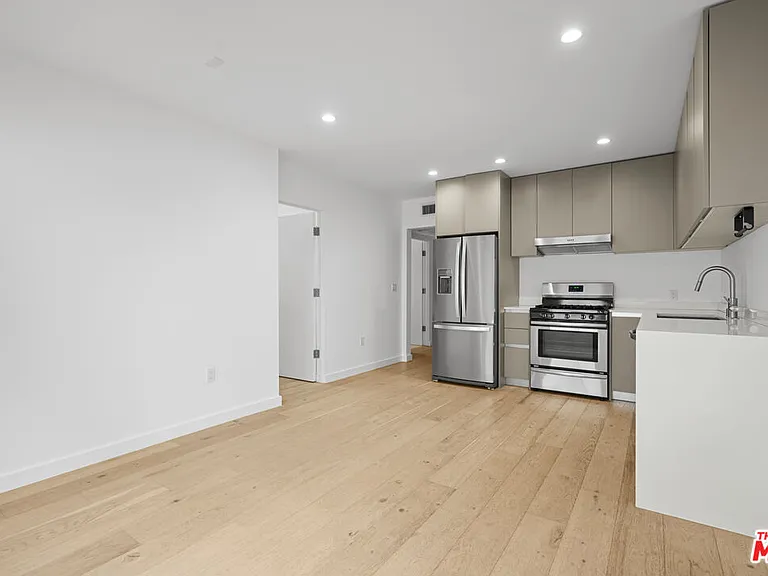 11795 Gateway Blvd #4 — Photo 4