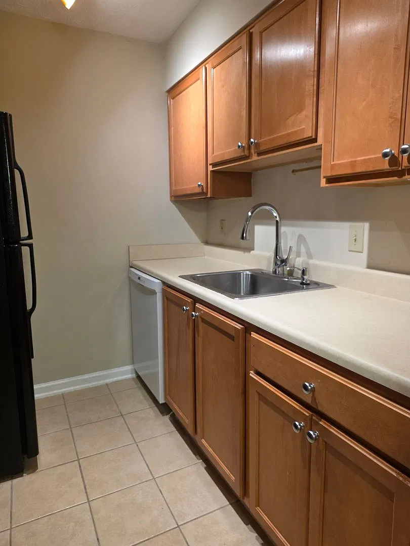Rare 2 bed 1 bath condo located in Vinings View — Photo 4