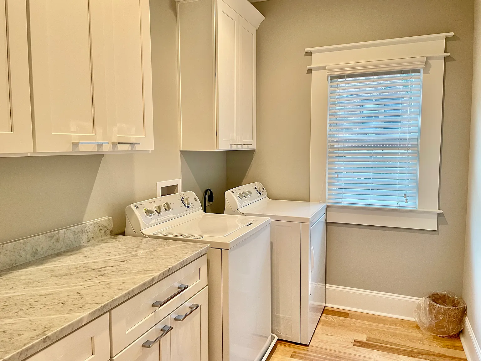 4 bed, 1946 sqft, $4,500 — Photo 3