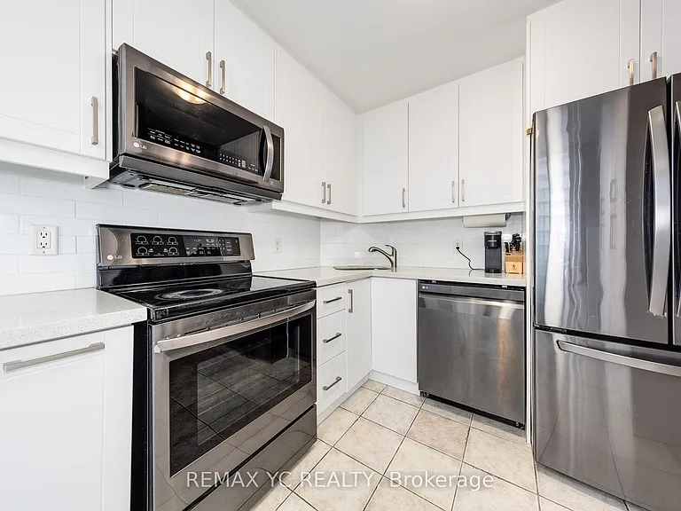 28 Byng Ave #802 — Photo 9