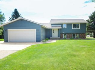 1108 W Meadow Ln NW, Alexandria, MN 56308