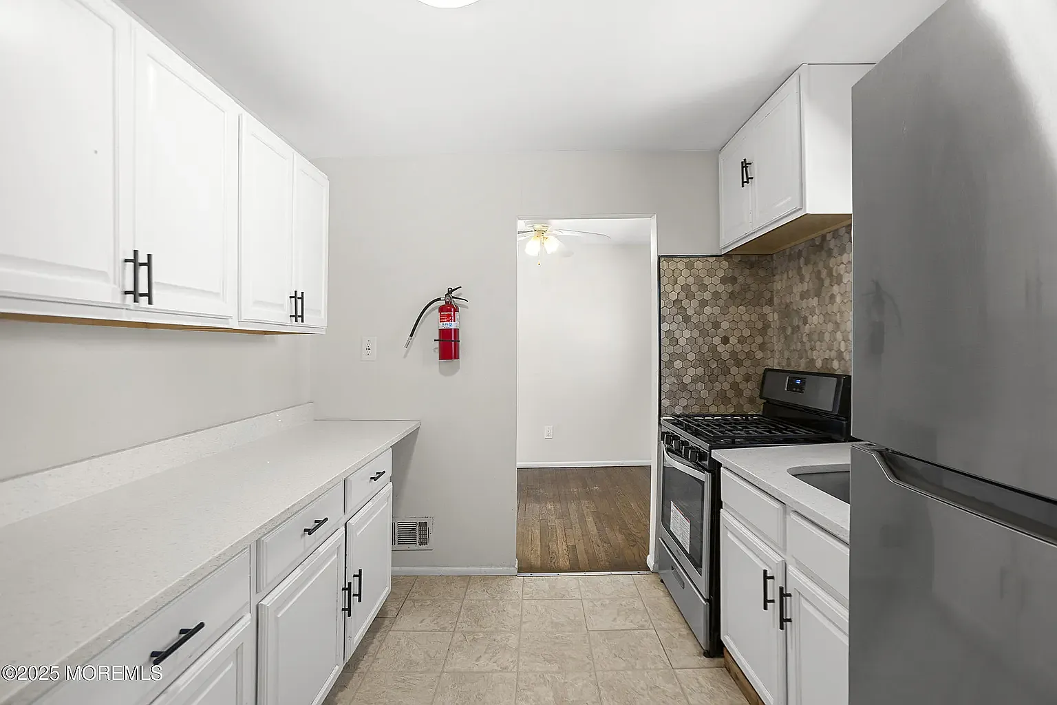 3 bed, $2,800 — Photo 2
