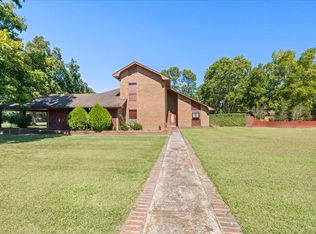 642 Meadow Ln, Winnie, TX 77665