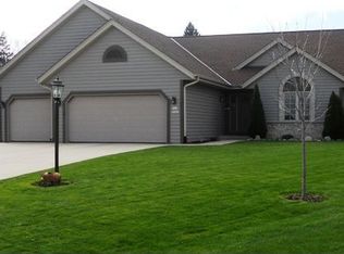 W125S9387 Prairie Meadows Dr, Muskego, WI 53150