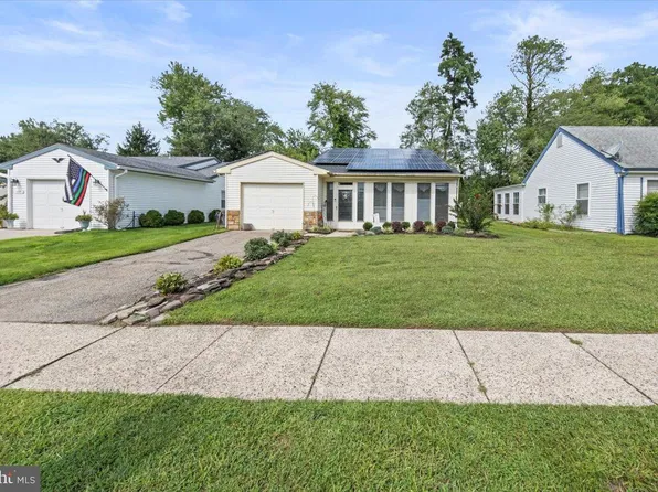 139 Huntington Dr, Southampton, NJ 08088