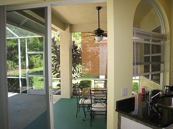 4th image of 610 SW Saint Thomas Cv