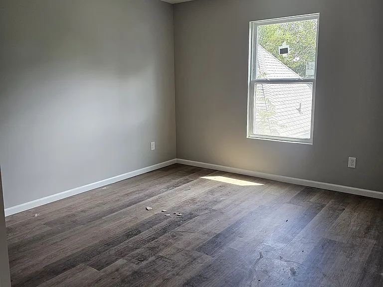 603 E Division St #2 — Photo 9
