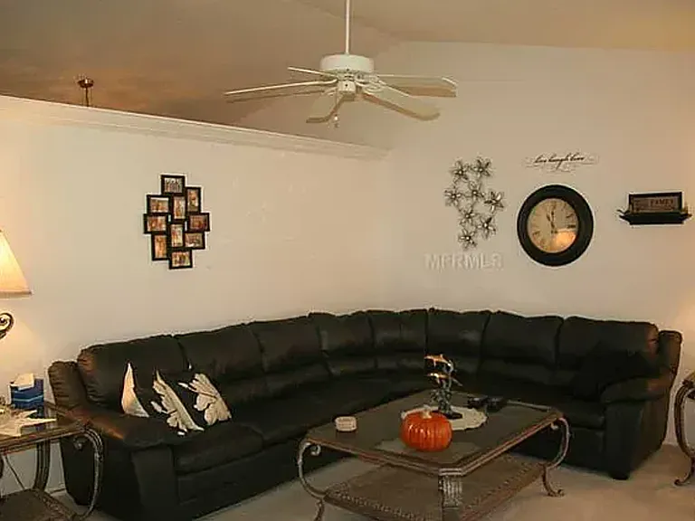 2583 Oberon Rd — Photo 4