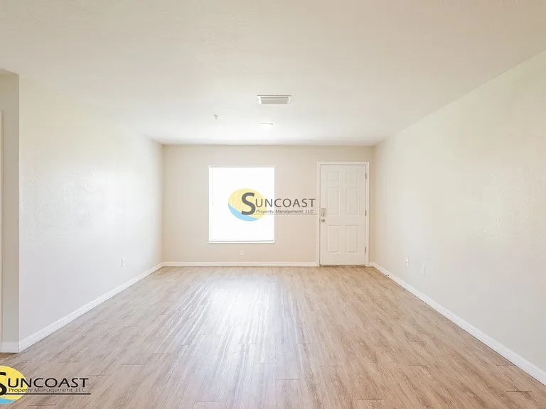 9104 N Peachtree Way — Photo 3