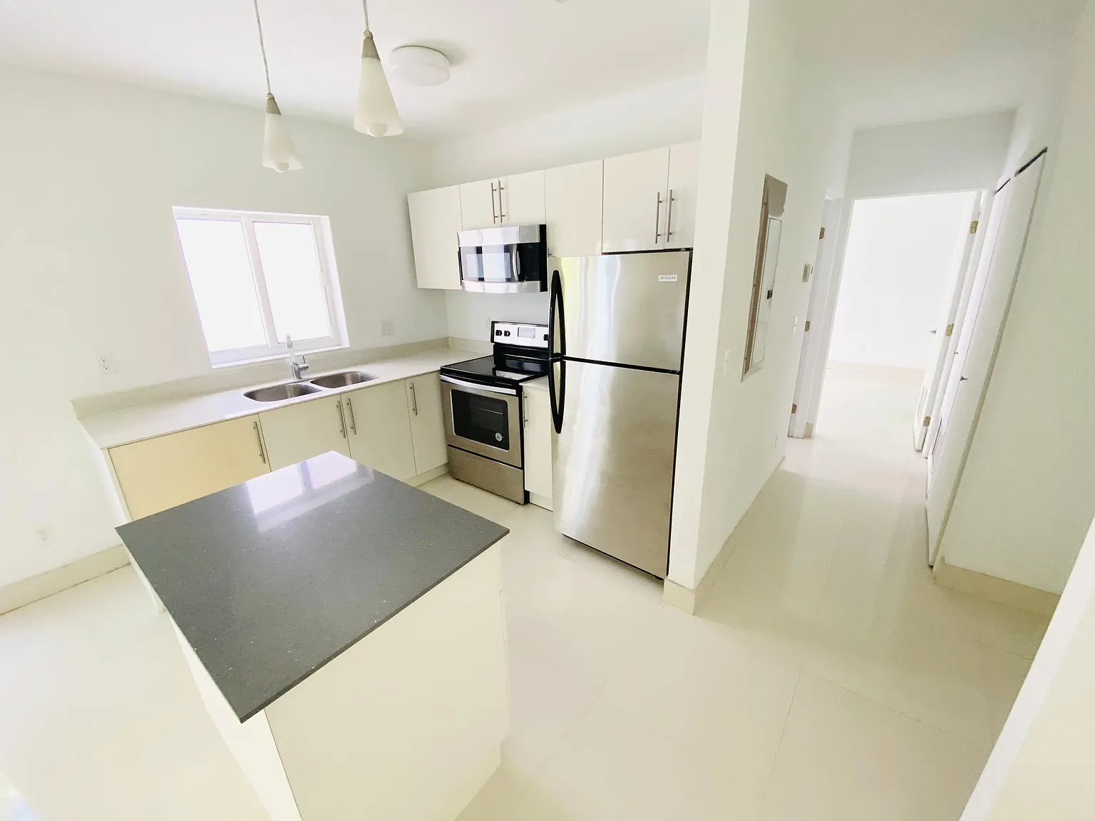 1 bed, 600 sqft, $1,875 — Photo 2