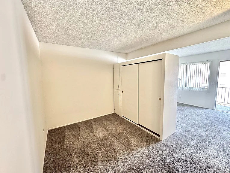 7821 Linda Vista Road — Photo 5