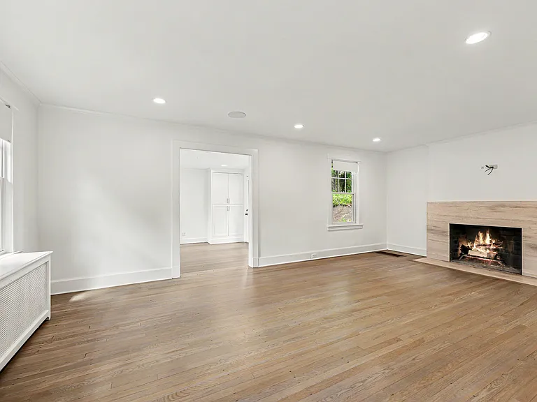 12 Rockview Dr — Photo 4