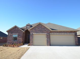 2221 Timber Rdg, Yukon, OK 73099