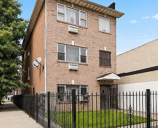 2nd image of 925 Dumont Ave
