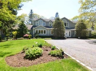 2082 Edge Rd, Syosset, NY 11791