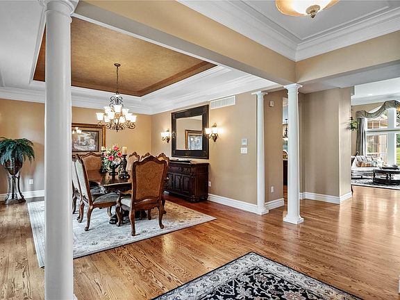 5th image of 298 Meadowbrook Country Club Est