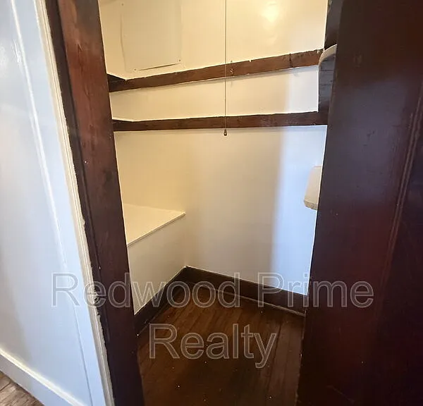 110 Lloyd St #5 — Photo 11
