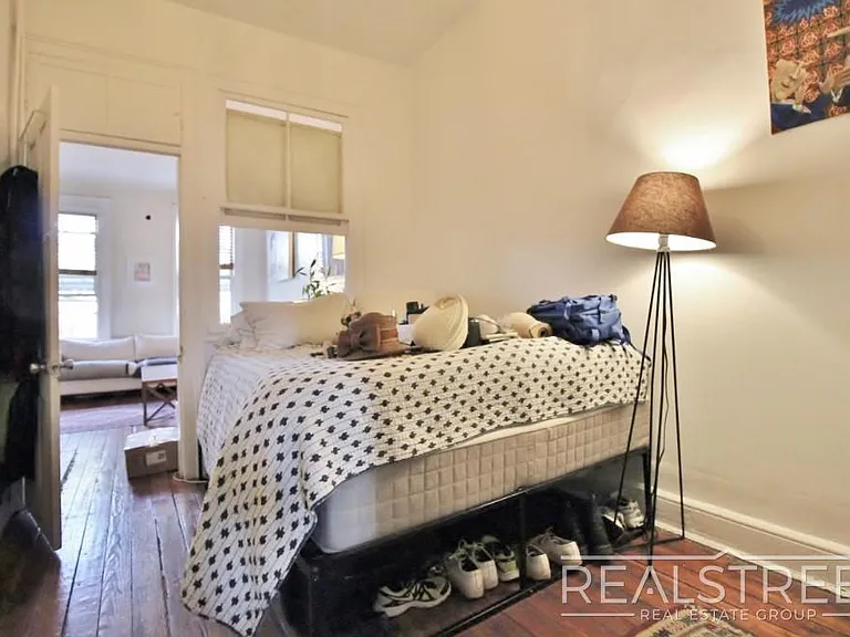 1154 Myrtle Ave #3R — Photo 7
