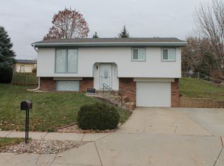 12999 Redman Cir, Omaha, NE 68164
