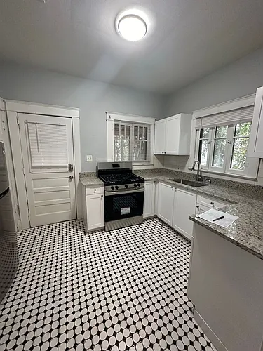 708 E Hollywood St #1 Photo 1