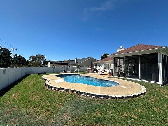5th image of 644 Seth Ln.