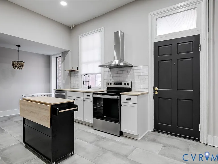 402 Stuart Cir #1 — Photo 11