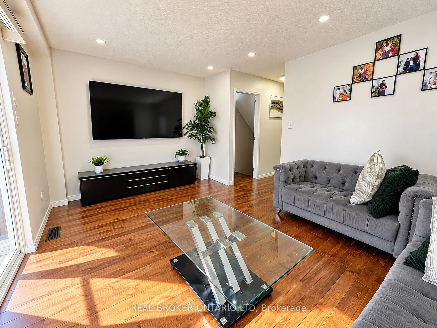 3 bed, $2,200 — Photo 4