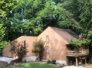 6 Powder Valley Dr, Belleville, IL 62223
