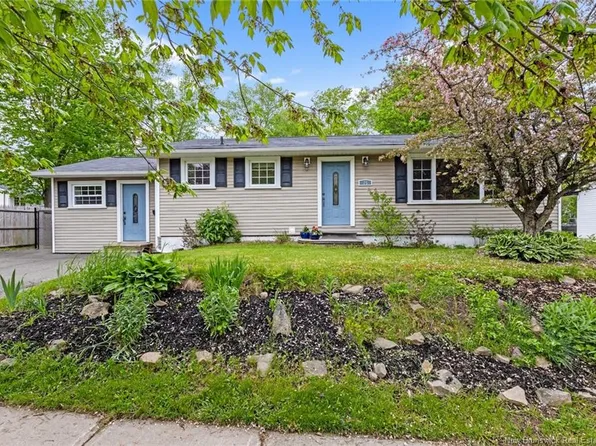 75 Chandler Dr, Fredericton, NB E3B 5S6