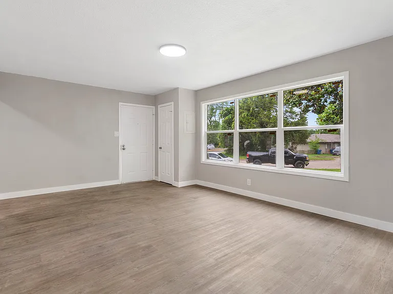 1607 W Lynn St — Photo 5