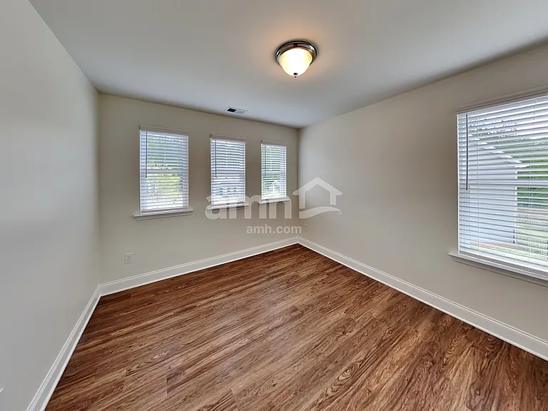 316 Bourne St — Photo 25