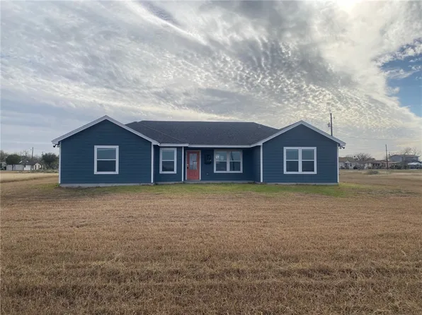 702 W 1st St, Bishop, TX 78343