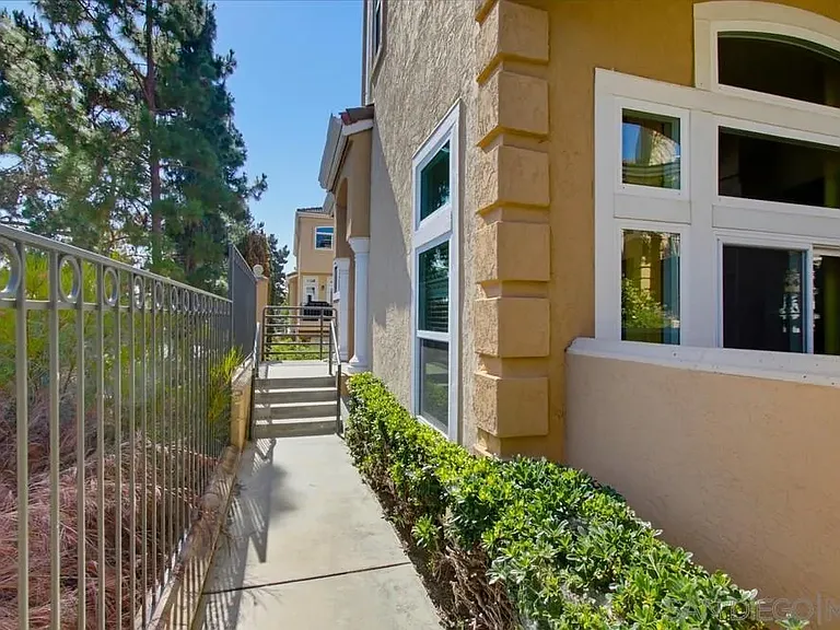 7130 Calabria Ct #E — Photo 8