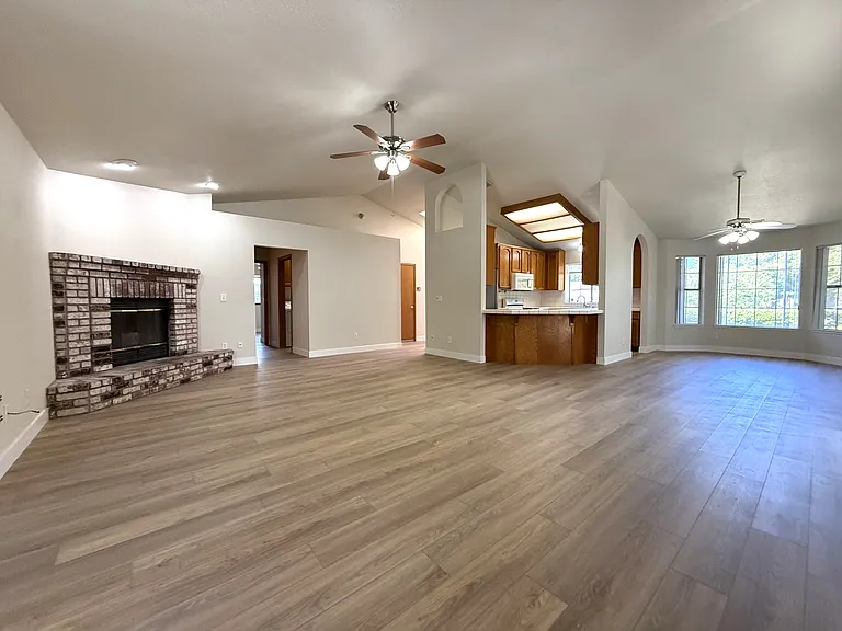 1609 W 8th Ave — Photo 3