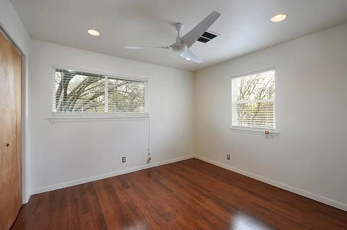 1909 Leona St #202 — Photo 9