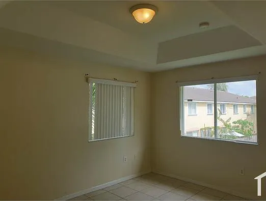 1486 SE 24th Ct — Photo 5