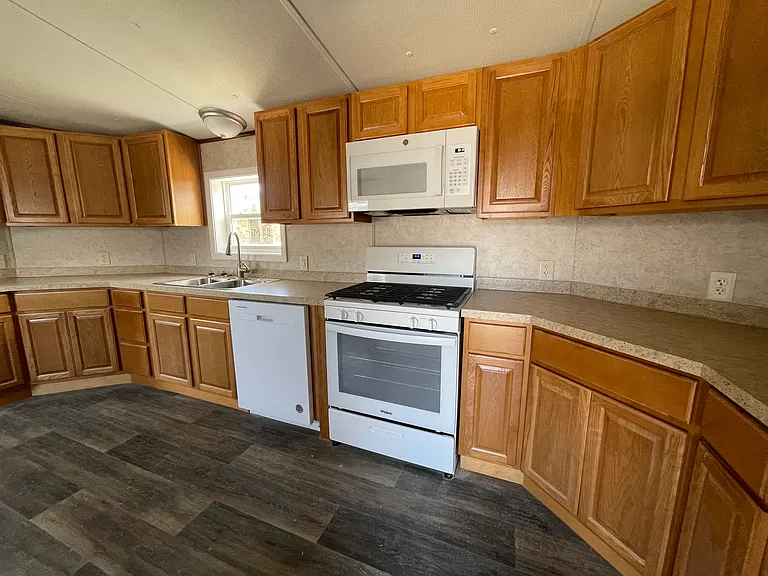 22 Tammy Dr — Photo 8