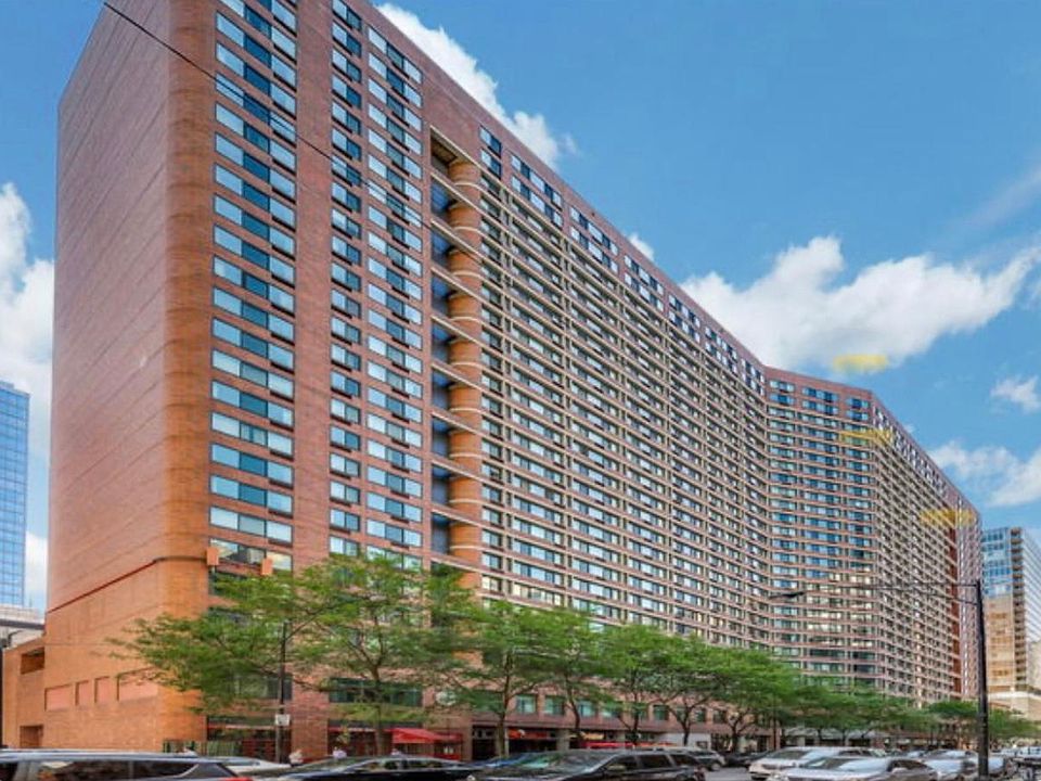 1st image of 211 E Ohio St APT 2417