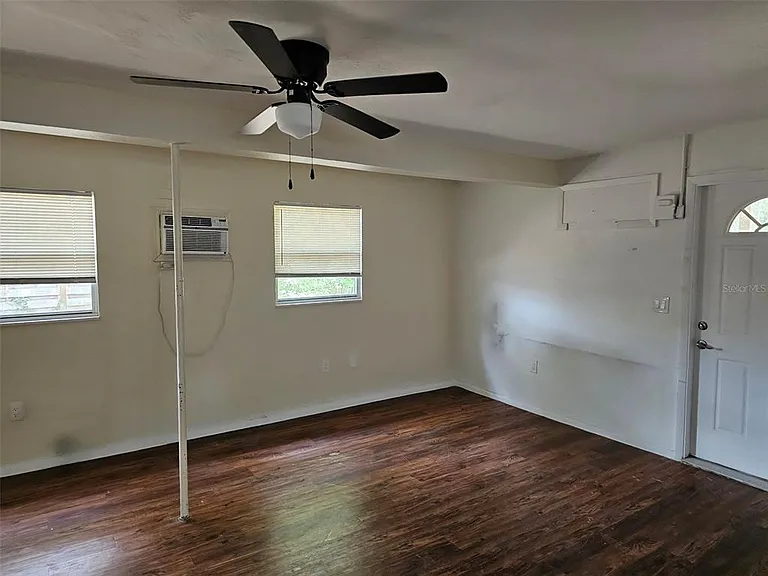 7409 Manatee St — Photo 9