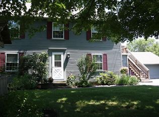 21 Uxbridge Rd, Sutton, MA 01590