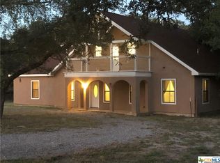 210 Shannon Ridge Dr, Floresville, TX 78114