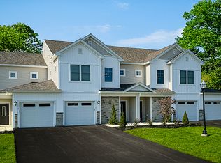 8 Reeds Holw, Saratoga Springs, NY 12866