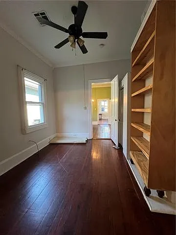 1033 Port St — Photo 7