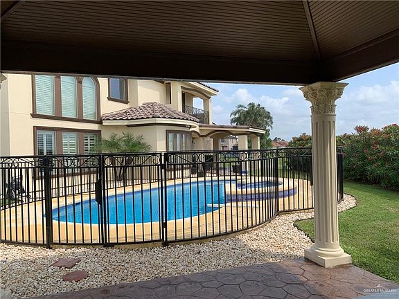 3rd image of 3302 Los Lagos Dr