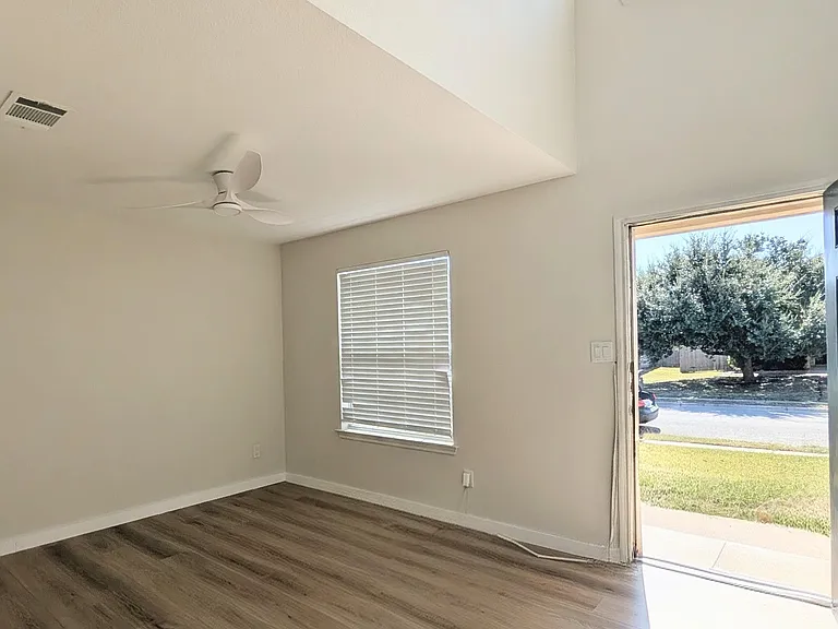 Front entrance can be used for living/diving/office/playroom