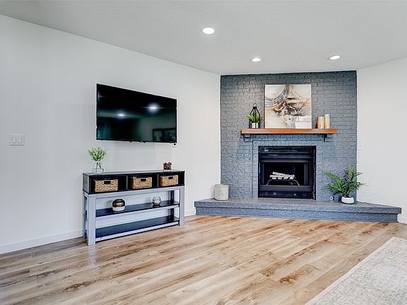 3rd image of 645 7th St