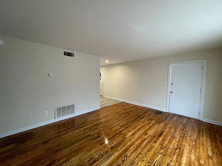 136 Grady Ave — Photo 6