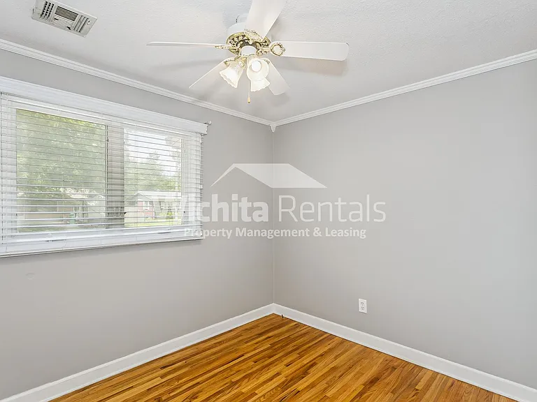4536 S Glenn Ave — Photo 8