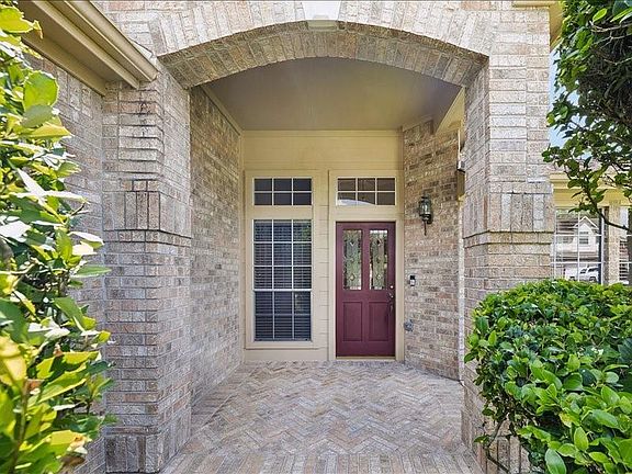 2nd image of 20922 Deauville Dr