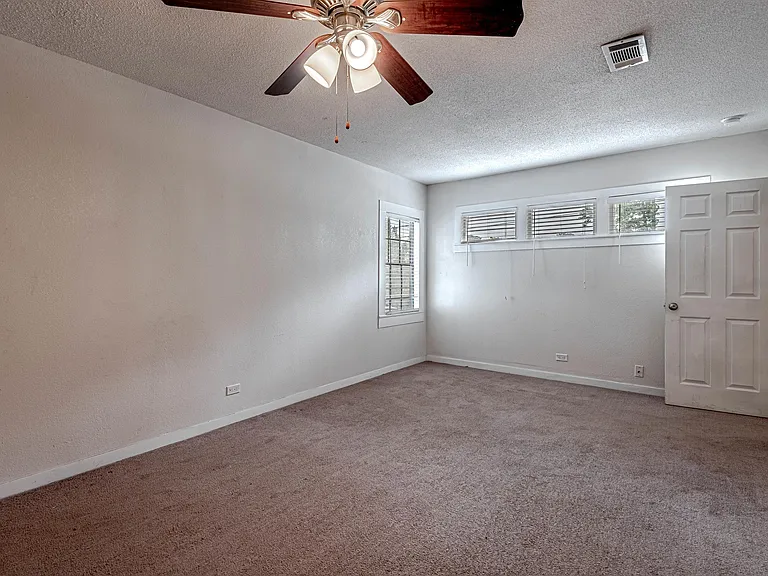 2538 Sycamore Ave — Photo 13